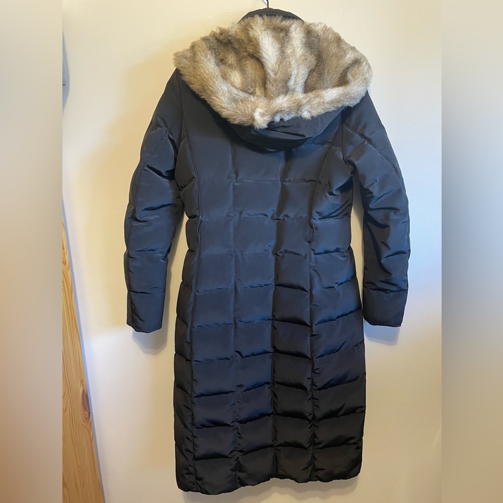 GEOX- black midi quilted puffer jacket with fur hood, size 6 - Picture 2 of 3